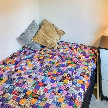 2 Bedroom Gorgeous In Prázdninový dům